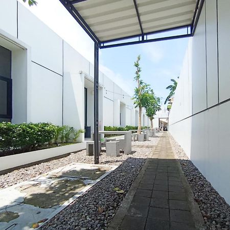 Ofo Kost Premium Kampung Inggris Pare Syariah Mitra Reddoorz Hotel Buitenkant foto