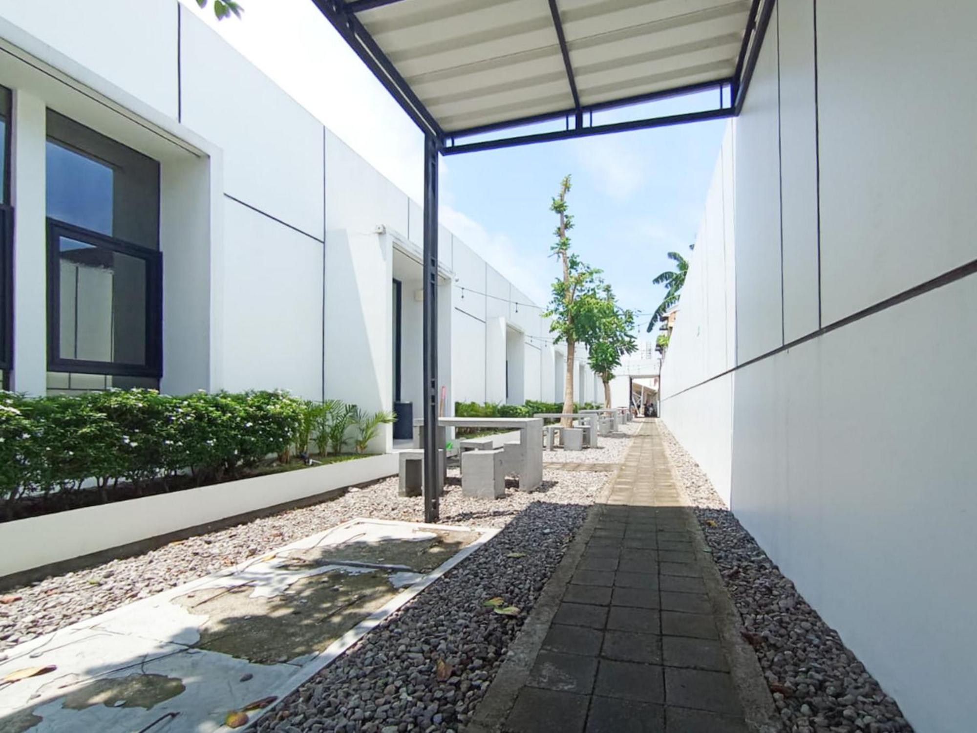 Ofo Kost Premium Kampung Inggris Pare Syariah Mitra Reddoorz Hotel Buitenkant foto